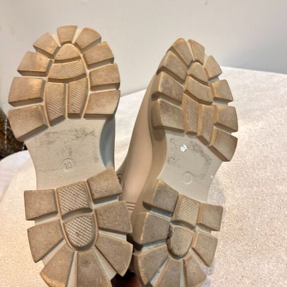 Jeffrey Campbell Womens Beige Chelsea Rain Boots Lug Sole 10 Chunky Bootie EUC - Picture 8 of 10